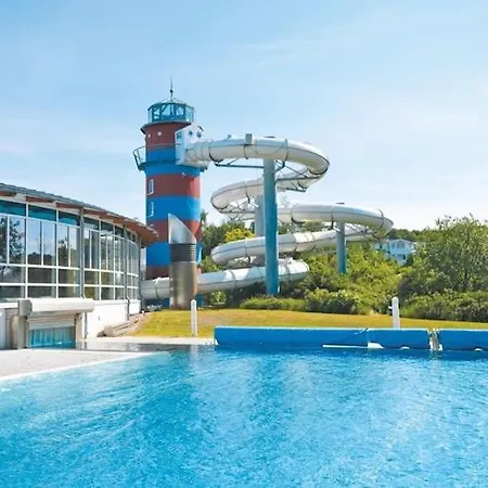 In A Lakeside Park In With A Balcony Apartament Sellin (Rugen)