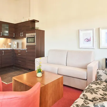 In A Lakeside Park In With A Balcony Apartament Sellin (Rugen)